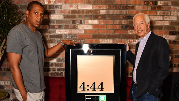 Bán được hơn 1 triệu đĩa, album 4: 44 của Jay Z vẫn không có tên trên Billboard 200
