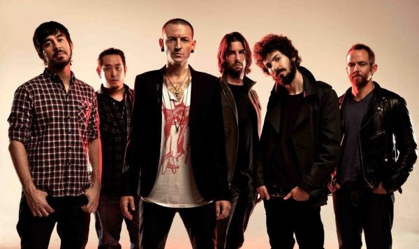Linkin Park phá vỡ kỷ lục của huyền thoại David Bowie trên bảng xếp hạng Billboard