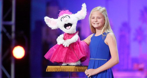 America’s Got Talent 2017: Cô bé 12 tuổi ẵm giải 1 triệu USD nhờ hát bằng tiếng bụng