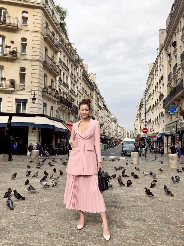 maya tham gia paris fashion week