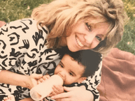 Ngày của Mẹ: Loạt ảnh thời ‘ngậm sữa’ của Idol khi bên mẹ mình ngập tràn mạng xã hội