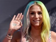 Ngạc nhiên trước sáng tác của Kesha: ‘Cỗ máy tạo hit’ cho cả Idol US-UK lẫn nhóm nhạc Kpop