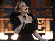 Adele lập nên kỳ tích với bản hit 'Easy On Me' đình đám của mình!