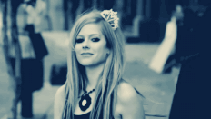 Cô nàng Avril Lavigne có độ nổi loạn bạn thích ?
