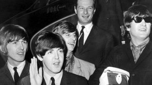 Hợp đồng khởi nghiệp của The Beatles thu về nửa triệu USD
