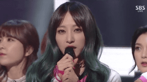 Inkigayo 06/12: Hani khóc nức nở khi EXID đoạt cúp