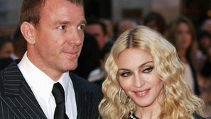 Vụ tranh chấp quyền nuôi con của Madonna: Tòa án sẽ sớm can thiệp