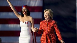 Katy Perry công khai ủng hộ bà Hillary Clinton tranh cử