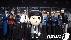 EXO siêu đáng yêu tại họp báo ra mắt album