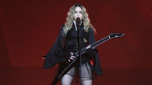 “Rebel Heart Tour” và những lần gây sốc của Madonna
