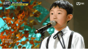 Hàn Quốc: Cậu bé 9 tuổi hát live như lồng tiếng
