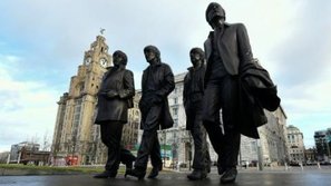 The Beatles được dựng tượng ở Liverpool