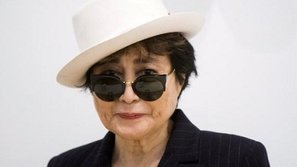 Yoko Ono chỉ nhập viện do… bị cúm