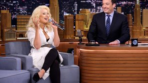 Fan choáng vì Christina Aguilera nhái giọng Britney Spears quá đỉnh