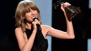 Lễ trao giải iHeartRadio 2015: Taylor Swift thắng lớn 