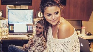 Selena làm việc trong studio cùng bạn trai tin đồn