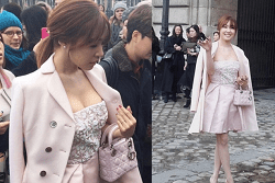 Tiffany khoe ngực đầy tại Tuần lễ thời trang Paris