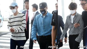 EXO ngái ngủ, bịt toàn tập tại sân bay