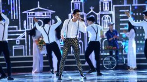 Đông Nhi - Tóc Tiên mạo hiểm đu dây, Noo Phước Thịnh diễn cực sung trên sân khấu chung kết Hoa Hậu Việt Nam 2016