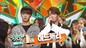 Music Bank 8/10: GOT7 chiến thắng trước bộ đôi đang làm chao đảo Kpop