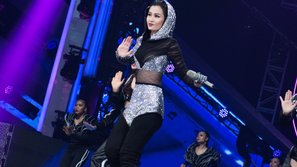 Nỗ lực gây ấn tượng với khán giả Indonesia và ê-kíp Dua Lipa của Đông Nhi đã bị 'phá bỏ' bởi hành động rõ vô duyên của Thanh Duy Idol