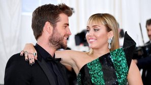 Miley Cyrus đích thân xác nhận đang mang thai con đầu lòng với Liam Hemsworth