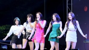Red Velvet trình diễn trên một sân khấu chay, KHÔNG nhạc nền: Kết quả gây sốc cho khán giả!