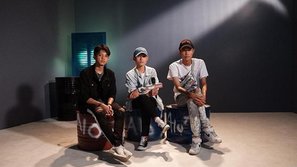 Lộ giọng live yếu, nhóm nhạc từng-dizz-BTS bắt chước Hương Ly đổ lỗi cho âm thanh sự kiện