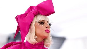 Chối bỏ sự tồn tại của album cũ, Lady Gaga bị fan rủ nhau "chọc quê" trên mạng xã hội!