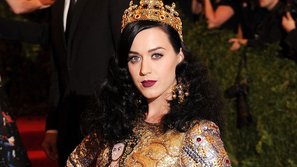 Katy Perry cảm thấy như thế nào về việc mất hút khỏi các bảng xếp hạng khi comeback?