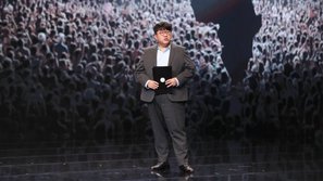 Bang Shi Hyuk đối mặt với làn sóng chỉ trích dữ dội từ cộng đồng ARMY quốc tế sau bài phát biểu tại ASEAN-ROK