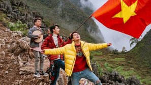 Netizen Việt không biết 'nên khóc hay cười' vì bị Jack và K-ICM ‘làm khó’ trong đề thi Văn cuối kỳ