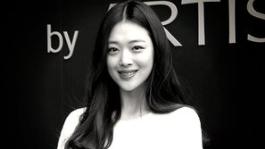 Sooyoung (SNSD) biết ơn Sulli vì đã trở thành 'đê chắn sóng' bảo vệ nghệ sĩ Hàn Quốc khỏi nạn bạo lực mạng