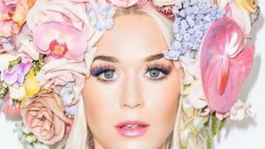 Nhá hàng MV mới đẹp ngất ngây, nhưng fan của Katy Perry chỉ chú ý đến... vòng hai kì lạ của cô nàng