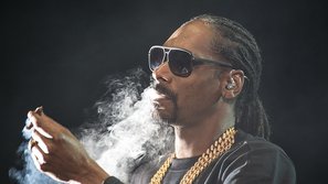 Tin sốt dẻo: Snoop Dogg đã gây bất ngờ khi đưa ra lời thách đấu âm nhạc với Jay-Z