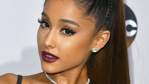 Ca khúc được mệnh danh là ‘bản hit khiêu dâm nhất của Ariana Grande’ lên hạng nhanh chóng. Nó có gì đặc biệt?