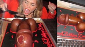 Chiếc bánh sinh nhật của Idol khiến fan hâm mộ nhìn vào cũng phải… đỏ mặt!