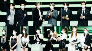 Netizen Hàn yêu cầu loại bỏ ngay một chi tiết tại các lễ trao giải âm nhạc: 'Chỉ như vậy idol Kpop mới hết bị phân biệt đối xử'