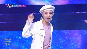 Khoảnh khắc không thể 'muối mặt' hơn của NCT Dream: Để lộ chuyện hát nhép vì một thành viên quên... đeo mic khi lên sân khấu