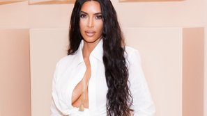 Giàu nứt đổ vách, Kim Kardashian vẫn bị kiện vì... gian lận tiền lương nhân viên!