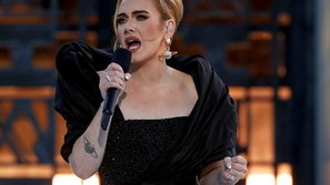 Adele sống sót với cuộc 'càn quét' của Mariah Carey, hứa hẹn tuần sau... rớt No.1 Billboard Hot 100!