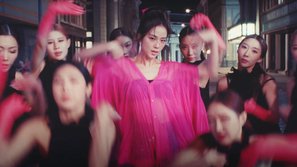 Jisoo (BLACKPINK) ra mắt MV Flower: Khoe nhan sắc rực rỡ, nhạc cuốn nhưng giọng hát nhạt nhoà
