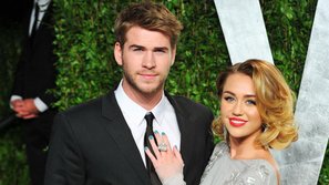 Miley Cyrus - Liam Hemsworth: Chờ nhau lớn nhé, được không?