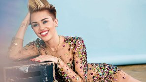 Demi Lovato, Miley Cyrus biểu tình đòi quyền bình đẳng nữ giới