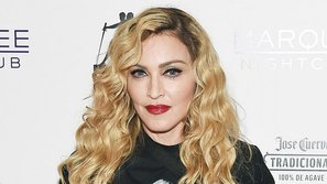 Hình ảnh đầu tiên của con nuôi Madonna đã được công bố