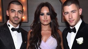 Jonas Brothers tái hợp Demi Lovato trong phiên bản trưởng thành 