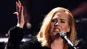 Adele bật khóc khi tuyên bố “25” có thể là chuyến lưu diễn cuối cùng trong đời cô