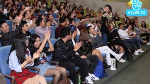 Noo Phước Thịnh bùng nổ trong buổi họp fan tại Singapore 