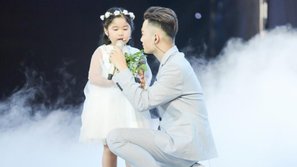Ali Hoàng Dương và Trang Pháp khiến hàng triệu bà mẹ rơi nước mắt với ca khúc "Đừng để con một mình"