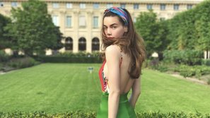 “Gái một con” Hồ Ngọc Hà đẹp tựa nữ thần khi “khoe sắc” tại Pháp
